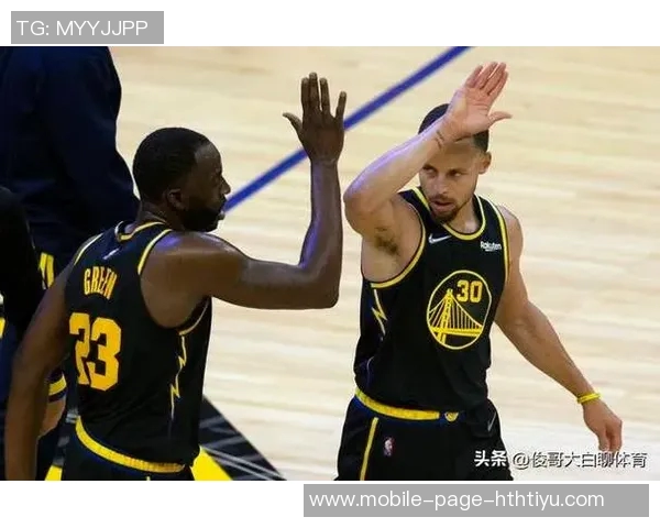 科尔盛赞库里在球队中的核心地位一切战术围绕他展开 科尔盛赞库里在球队中的核心地位一切战术围绕他展开