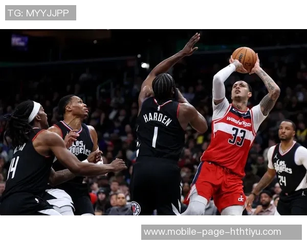 开拓者遭遇双重打击大洛精准射门哈登莱昂纳德强势压制 开拓者遭遇双重打击大洛精准射门哈登莱昂纳德强势压制